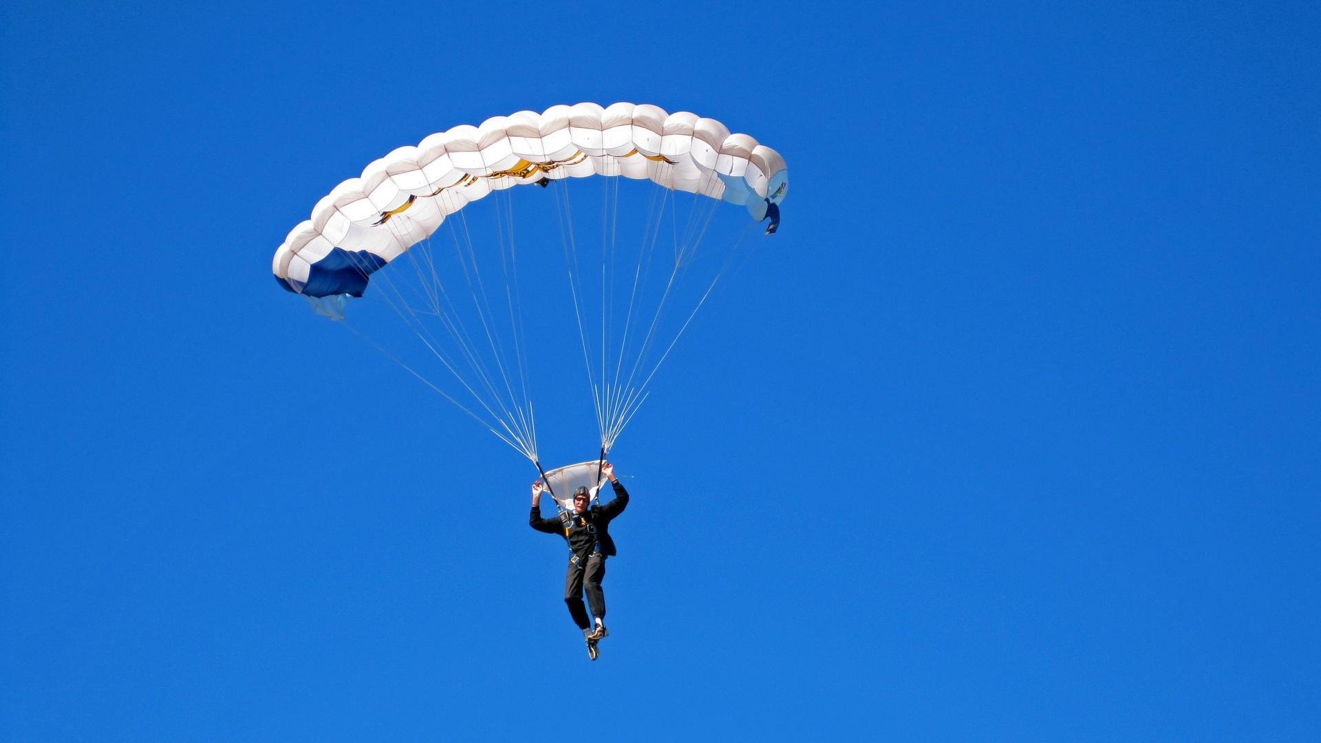 赛事中的精彩配音和解说,赛事中的精彩配音和解说是什么